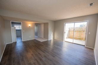 2054 Garland Ave in Fayetteville, AR - Foto de edificio - Building Photo