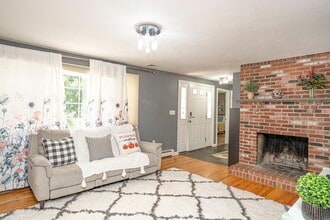 2 Toni Ln in Franklin, MA - Building Photo - Building Photo