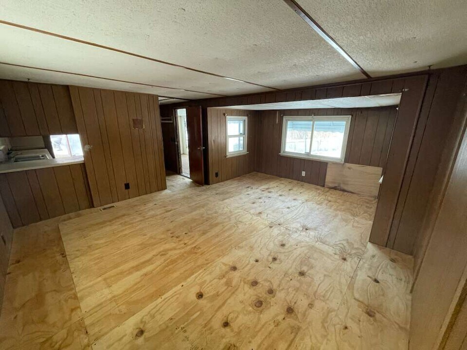 1806 E Webster Rd in Flint, MI - Building Photo