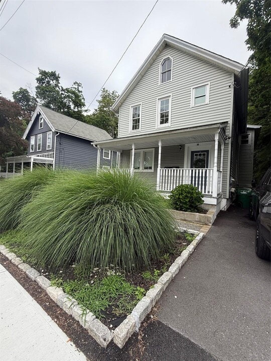 80 Teller Ave in Beacon, NY - Building Photo
