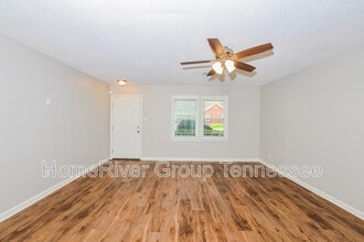 6370 Kinston Park Dr in Memphis, TN - Building Photo - Building Photo