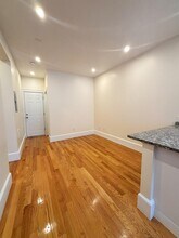 5 Brown Terrace in Boston, MA - Foto de edificio - Building Photo