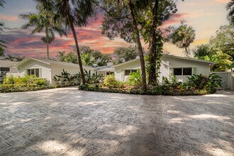 2421 SW 29th Way in Fort Lauderdale, FL - Building Photo - Building Photo