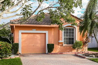 1235 NW 192nd Way in Pembroke Pines, FL - Foto de edificio - Building Photo