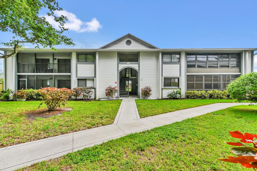 15465 Lakes of Delray Blvd in Delray Beach, FL - Building Photo