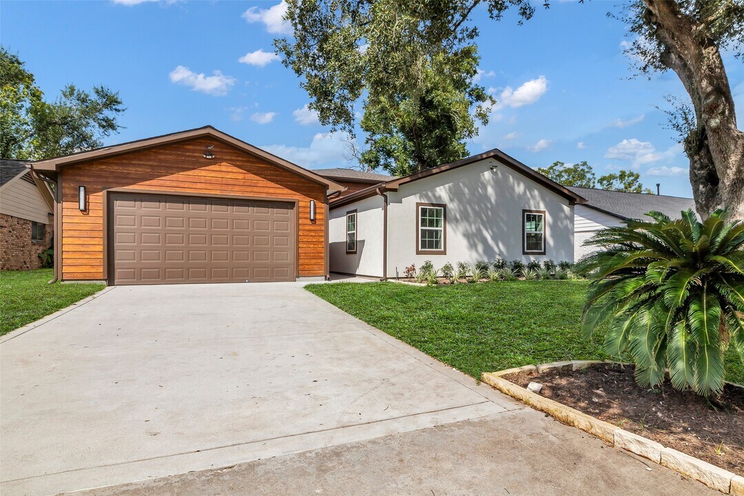 9630 Vilven Ln in Houston, TX - Building Photo