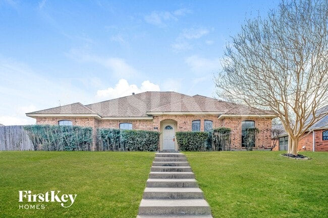 property at 700 Robin Meadow Dr