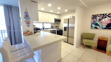 16909 N Bay Rd, Unit 806 in Sunny Isles Beach, FL - Building Photo - Building Photo