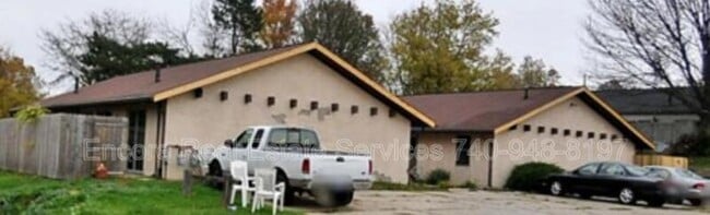 property at 1740 Oak Ct