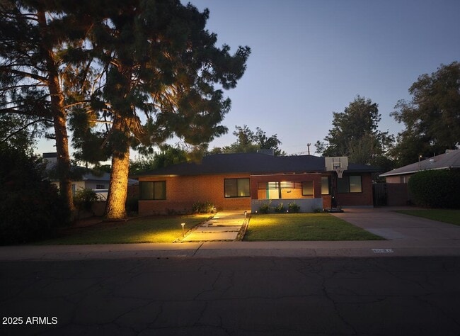 1520 W Berridge Ln in Phoenix, AZ - Building Photo - Building Photo