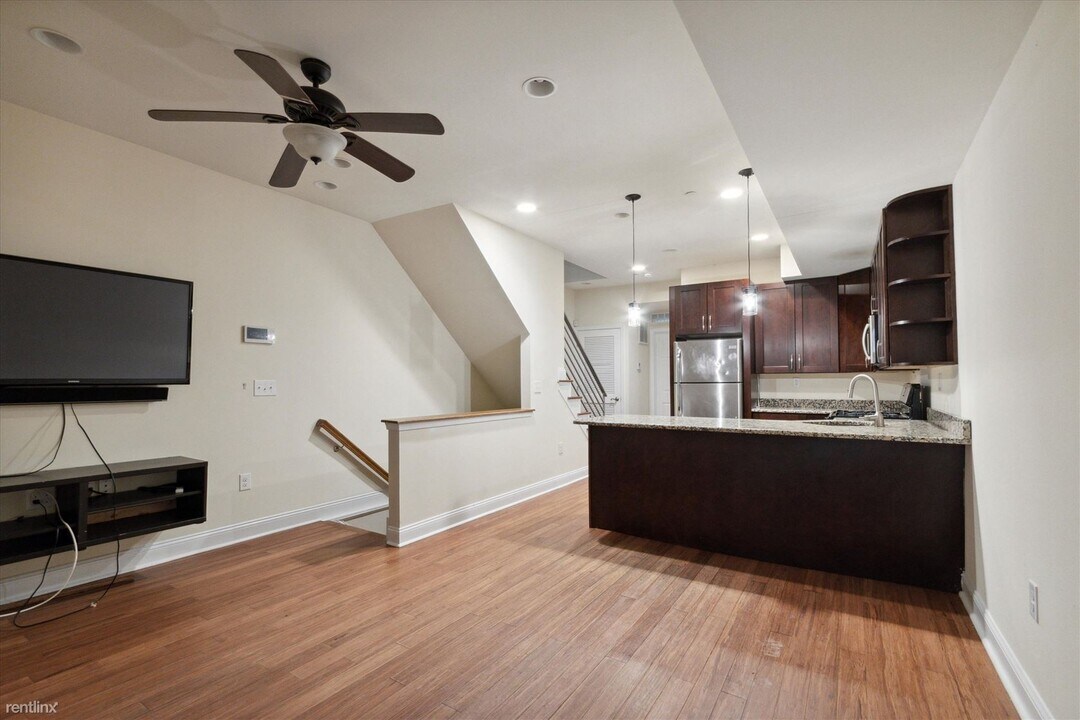 1408 Willington St Photo