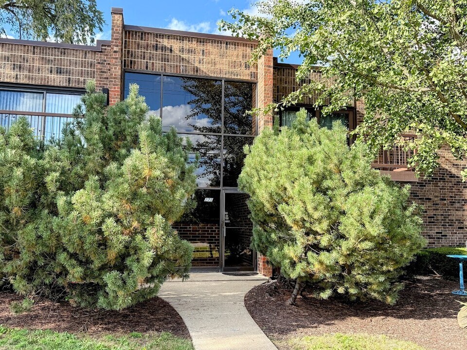 271 W 1st St in Elmhurst, IL - Building Photo