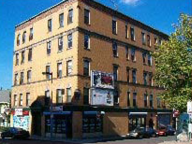 304-308 Dudley St in Roxbury, MA - Foto de edificio - Building Photo