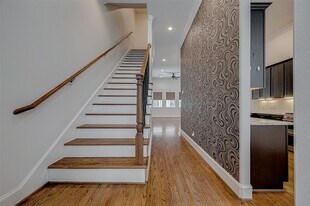 2411 Lawrence St in Houston, TX - Building Photo