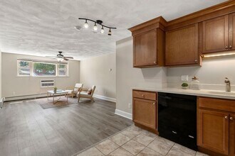 1105 Lexington St in Waltham, MA - Building Photo - Building Photo