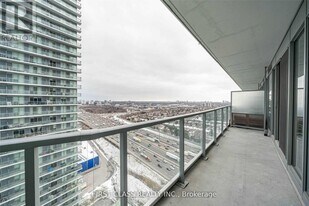 115 McMahon Dr in Toronto, ON - Building Photo