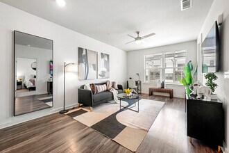 2048 Bolton Dr NW in Atlanta, GA - Building Photo - Building Photo