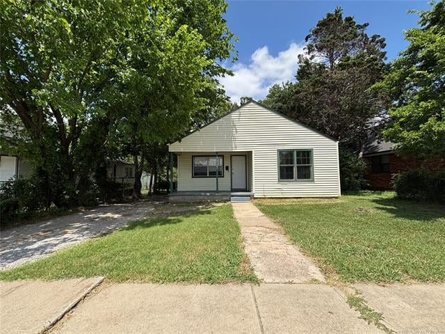 property at 2207 W 41st St