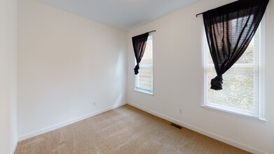 3415 Falls Rd, Unit D in Baltimore, MD - Building Photo - Building Photo