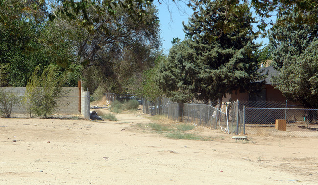 16207 Orange St in Hesperia, CA - Foto de edificio - Building Photo