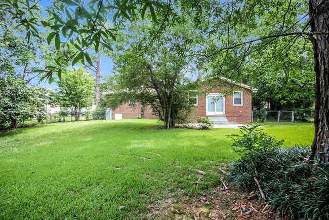 7812 Burdell Dr in Columbia, SC - Building Photo - Building Photo