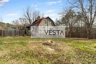 4 Riddle Rd in Swannanoa, NC - Building Photo