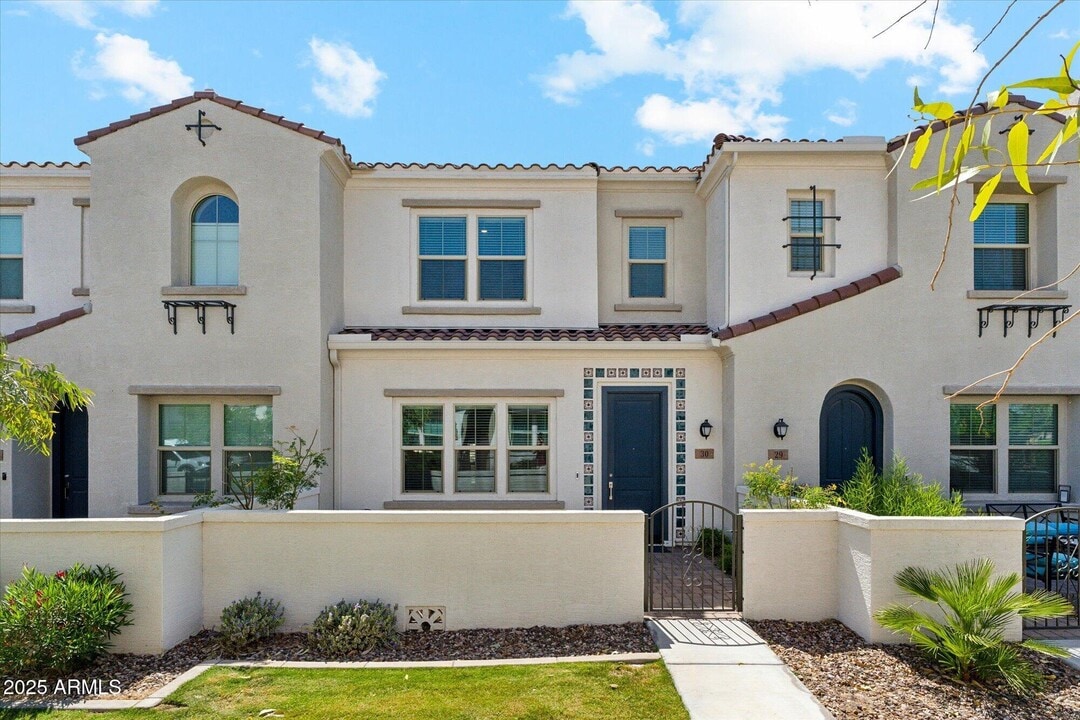 4077 S Sabrina Dr in Chandler, AZ - Building Photo