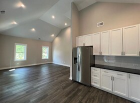 4851 N Claremont Ave, Unit 205 in Chicago, IL - Building Photo
