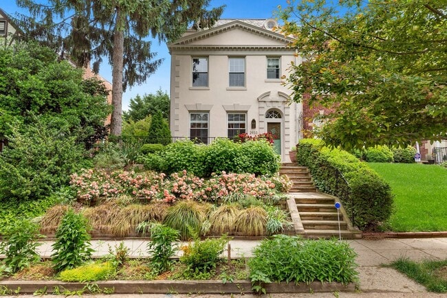 2933 28th St NW in Washington, DC - Building Photo - Building Photo