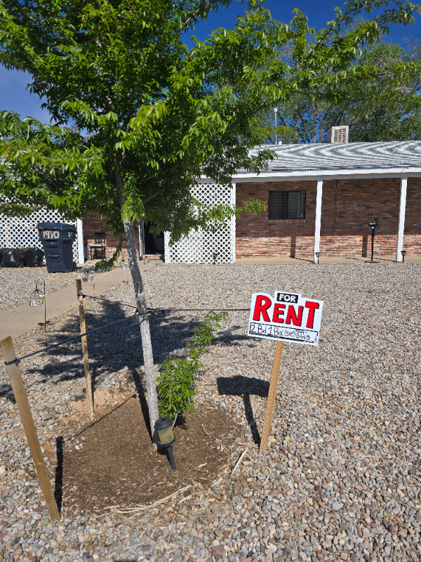 property at 1910 Alvarado Dr NE