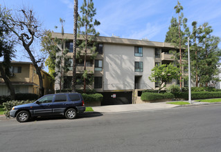 Riverwood Apartments in Studio City, CA - Building Photo - Building Photo