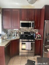 353 E Pine St in Long Beach, NY - Foto de edificio - Building Photo
