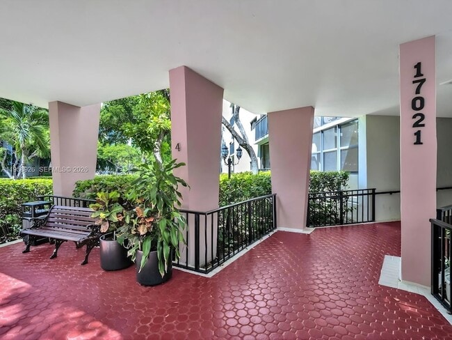 17021 N Bay Rd, Unit 706 in Sunny Isles Beach, FL - Building Photo - Building Photo