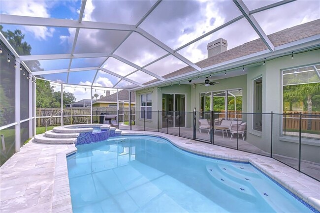 9813 Woodbay Dr in Tampa, FL - Building Photo - Building Photo