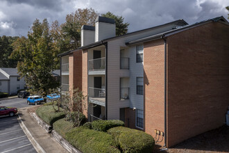 Royal Oaks of Riverchase in Hoover, AL - Building Photo - Building Photo