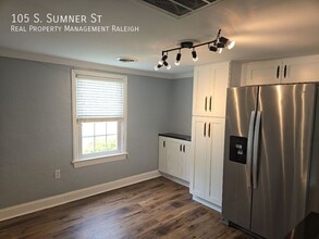105 S Sumner St in Selma, NC - Foto de edificio - Building Photo