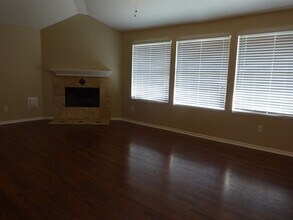 18439 Sunrise Oaks Ct in Montgomery, TX - Building Photo - Building Photo