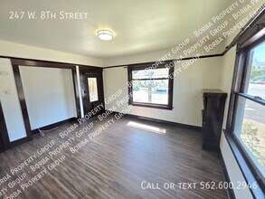 247 W 8th St in Long Beach, CA - Building Photo - Building Photo