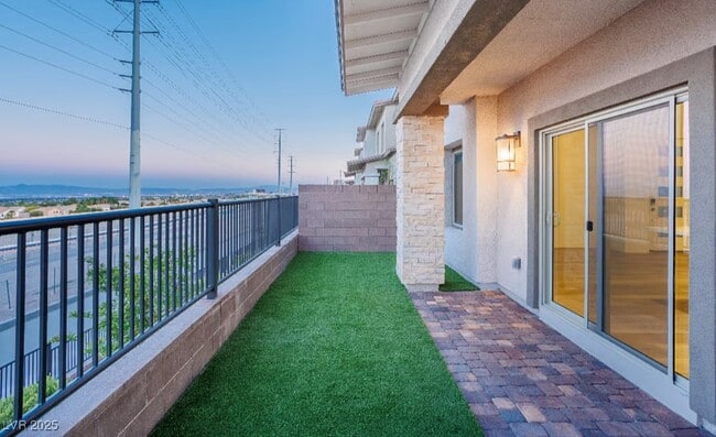 property at 600 Carriage Hill Dr