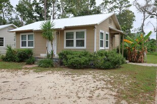 1705 Clover Dr in Valdosta, GA - Building Photo