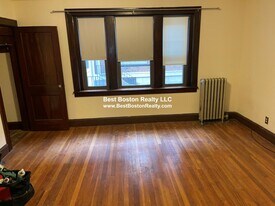 22 W Wyoming Ave, Unit 26 in Melrose, MA - Building Photo