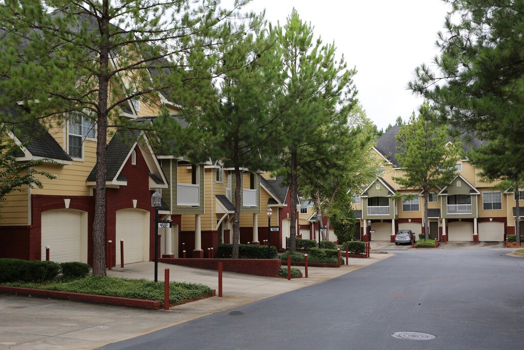 Creekside at White Oak Newnan, GA Apartments For Rent