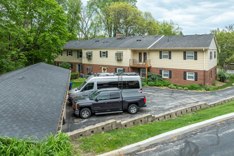 Carriage Hills in Elm Grove, WI - Building Photo - Building Photo