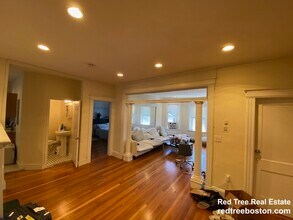41 Orkney Rd, Unit 3 in Boston, MA - Foto de edificio - Building Photo