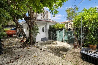 3690 SW 9th Terrace in Miami, FL - Building Photo - Building Photo