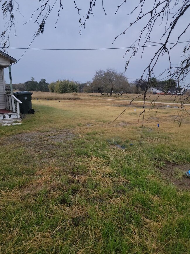 127 S Clarkwood Rd in Corpus Christi, TX - Building Photo - Building Photo