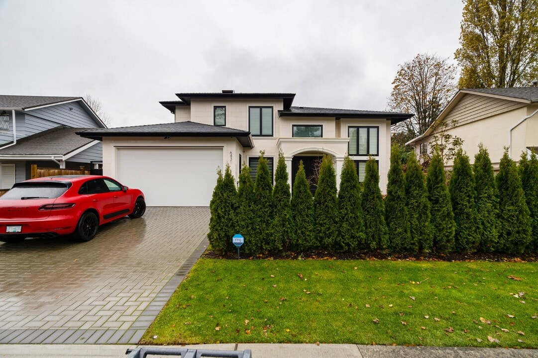 6431 Azure Rd in Richmond, BC - Building Photo