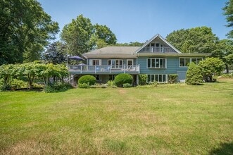2 Victoria Rd in Manchester by the Sea, MA - Building Photo - Building Photo