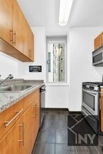2 Maiden Ln in New York, NY - Building Photo - Building Photo