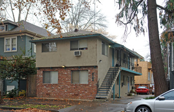 2124 H St in Sacramento, CA - Building Photo - Building Photo